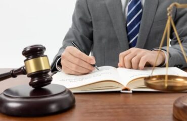 How Assistance of an Employment Lawyer is Valuable at Your Work Place?